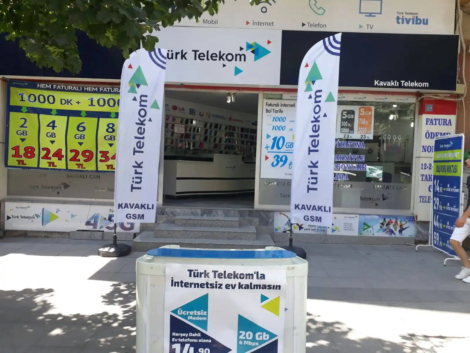 Cep Telefoncu Yelken Bayrağı-48